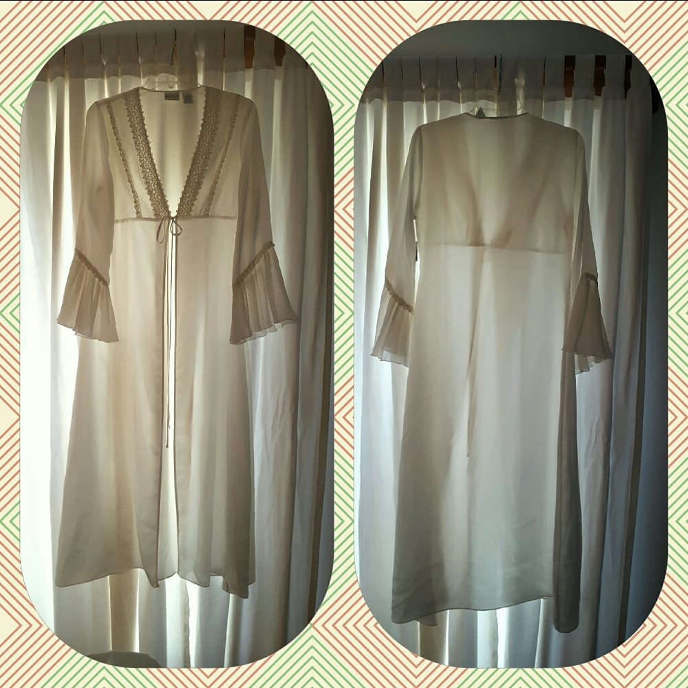 Madison Studio Romantic Robe - Picture 5 of 5